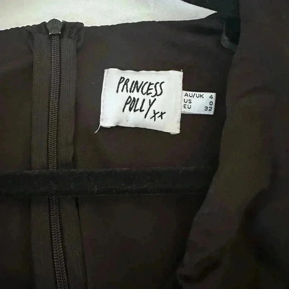 Princess Polly black long sleeve bodysuit. Size 0. Never worn. - Picture 3 of 3